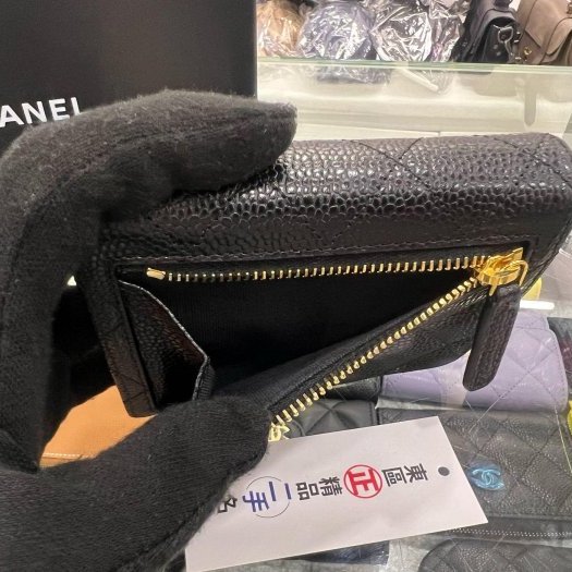 東區正精品㊣ CHANEL AP0231 香奈兒黑色荔枝皮牛皮金釦釦式後零錢袋中短夾 RZ6437-6