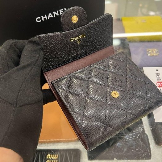 東區正精品㊣ CHANEL AP0231 香奈兒黑色荔枝皮牛皮金釦釦式後零錢袋中短夾 RZ6437-10