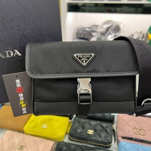 東區正精品㊣PRADA 2ZH108 PRADA 全新黑色尼龍銀三角牌釦式迷你翻蓋小手機包肩背包斜背包 RZ6441
