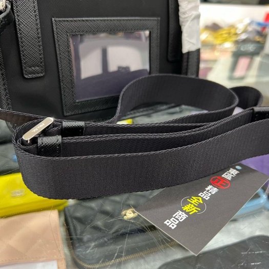 東區正精品㊣PRADA 2ZH108 PRADA 全新黑色尼龍銀三角牌釦式迷你翻蓋小手機包肩背包斜背包 RZ6441-6