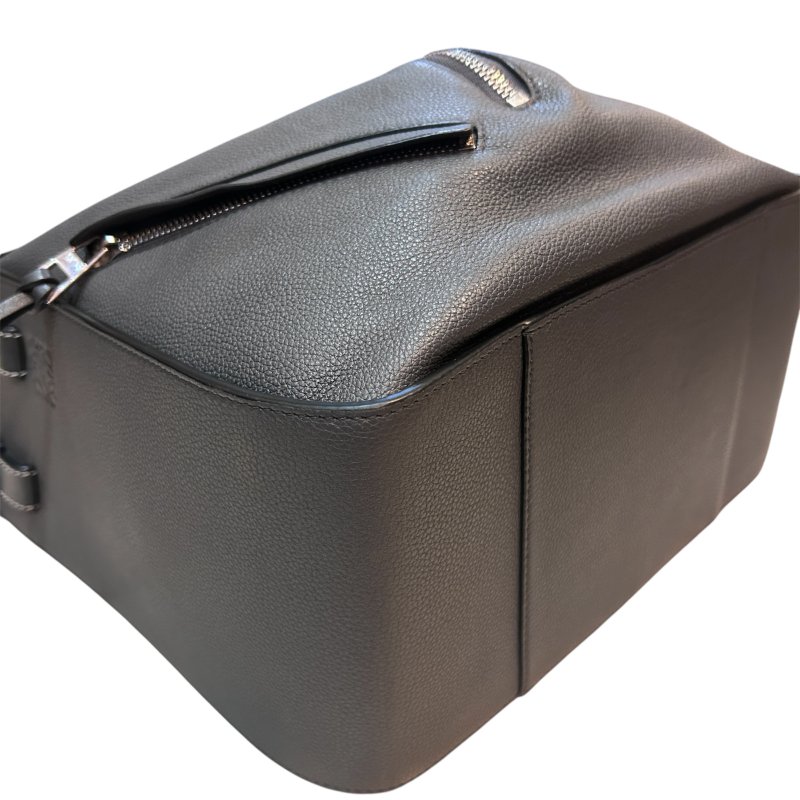 LOEWE深灰色全皮吊床二用包-4