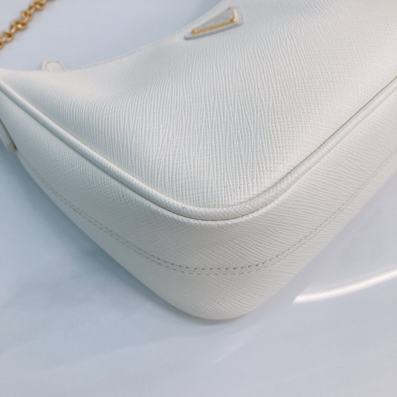 MS0730 Prada 普拉達 重改版本 十字牛皮紋 牛皮 腋下 斜背 粗肩帶 白色 金扣 Re-edition 2005 Saffiano Leather Bag with Strap White x GHW-6