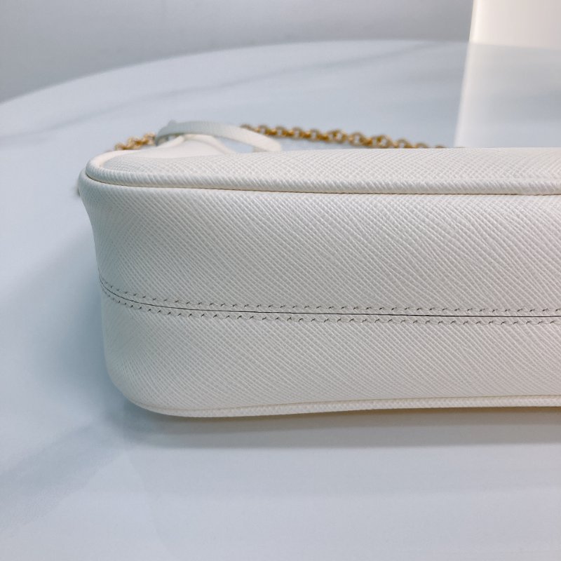 MS0730 Prada 普拉達 重改版本 十字牛皮紋 牛皮 腋下 斜背 粗肩帶 白色 金扣 Re-edition 2005 Saffiano Leather Bag with Strap White x GHW-10