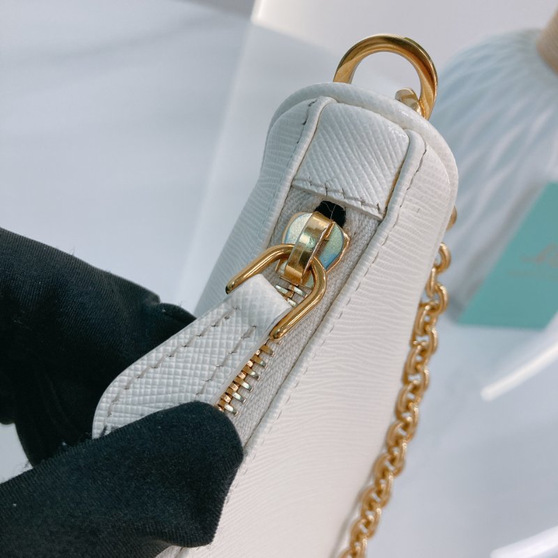 MS0730 Prada 普拉達 重改版本 十字牛皮紋 牛皮 腋下 斜背 粗肩帶 白色 金扣 Re-edition 2005 Saffiano Leather Bag with Strap White x GHW-19