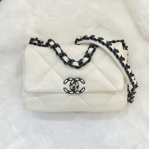 莉亞精品♡ CHANEL AS1160 XXE0PX98 19小號金屬藍x白皮革 二手美包