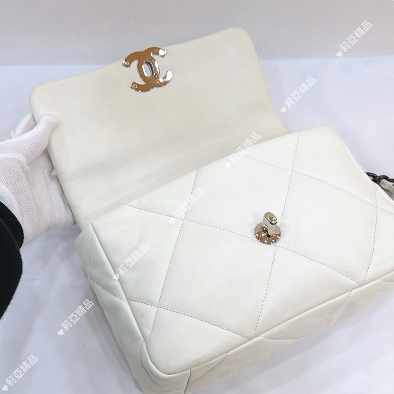 莉亞精品♡ CHANEL AS1160 XXE0PX98 19小號金屬藍x白皮革 二手美包-16