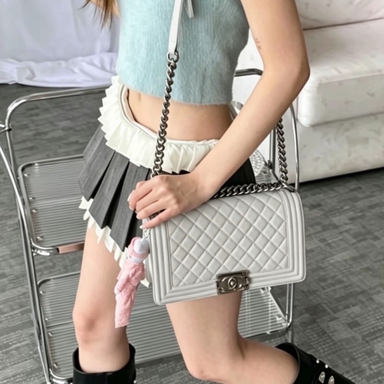 CHANEL香奈兒Leboy25中號鼠尾草灰荔枝牛皮📮有保卡📮有購證-3