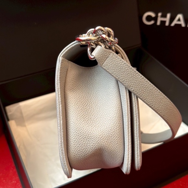 CHANEL香奈兒Leboy25中號鼠尾草灰荔枝牛皮📮有保卡📮有購證-15