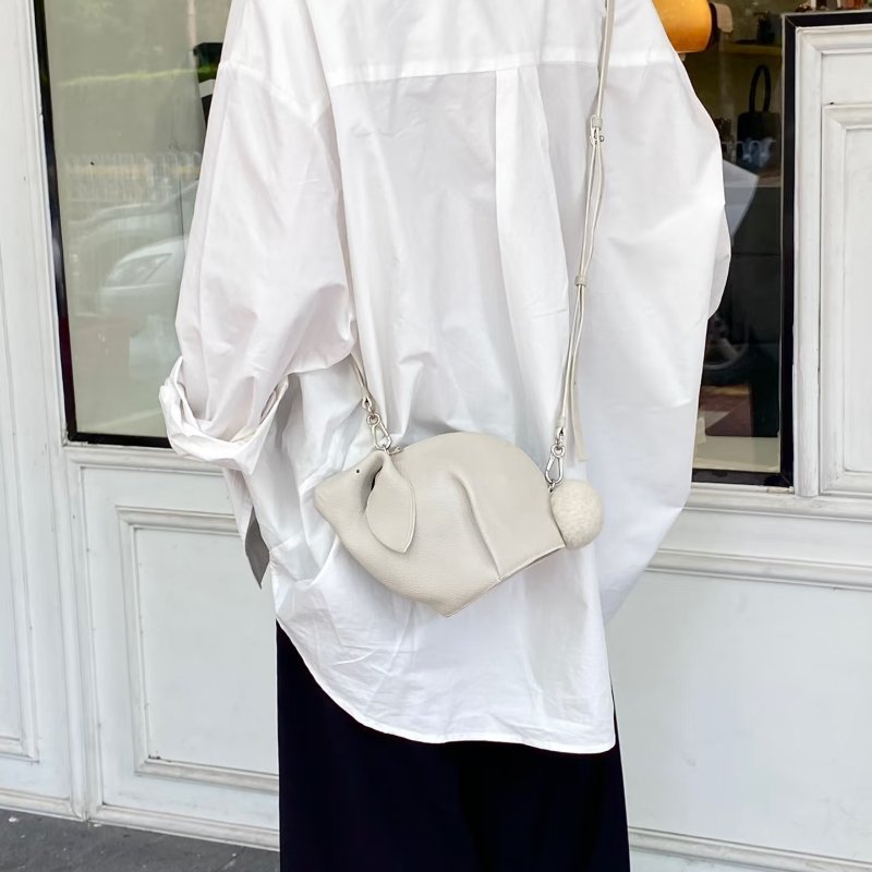 LOEWE bunny白色兔子包肩背包 12*16 98新配件塵袋-1