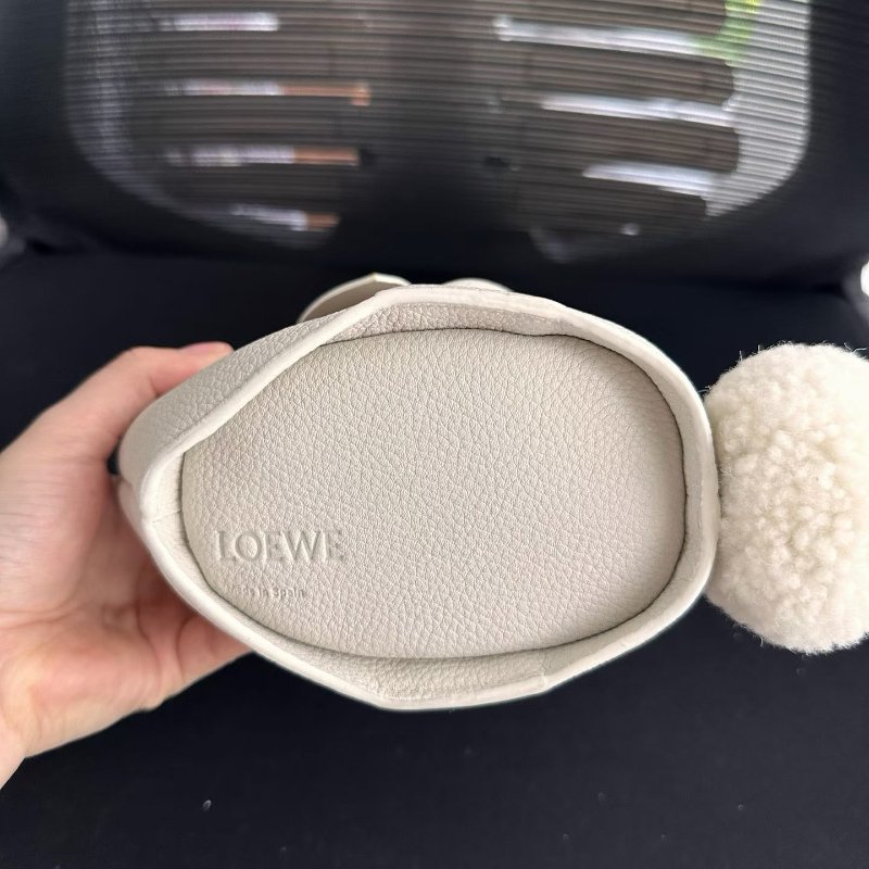 LOEWE bunny白色兔子包肩背包 12*16 98新配件塵袋-7