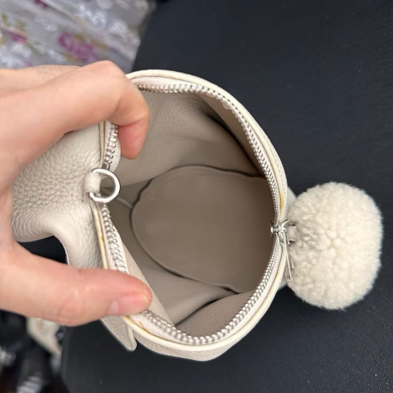 LOEWE bunny白色兔子包肩背包 12*16 98新配件塵袋-8