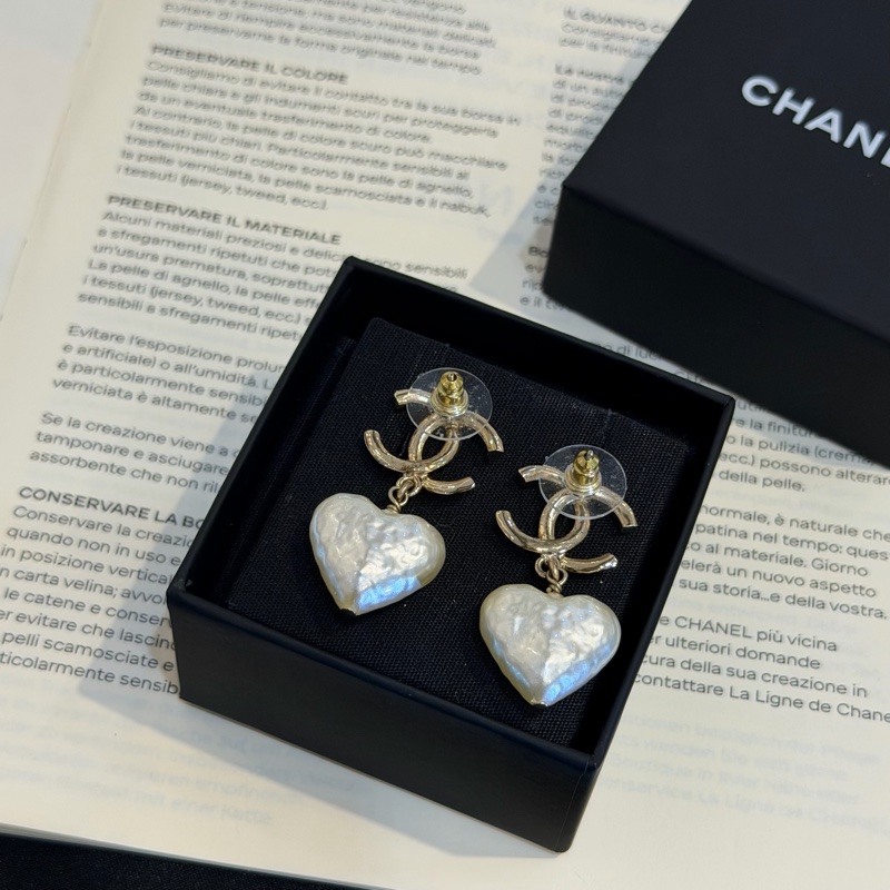 CHANEL淡金隻C垂墜愛心耳環-0