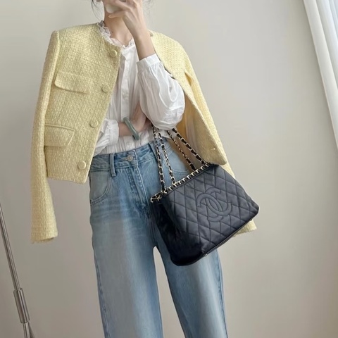 CHANEL香奈兒黑金皮穿鏈條滾邊Tote永不過時的法式奢華👗