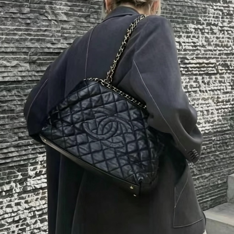 CHANEL香奈兒黑金皮穿鏈條滾邊Tote永不過時的法式奢華👗-3