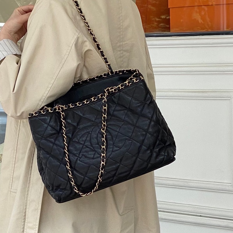 CHANEL香奈兒黑金皮穿鏈條滾邊Tote永不過時的法式奢華👗-4