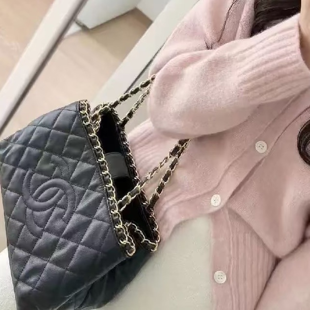 CHANEL香奈兒黑金皮穿鏈條滾邊Tote永不過時的法式奢華👗-6