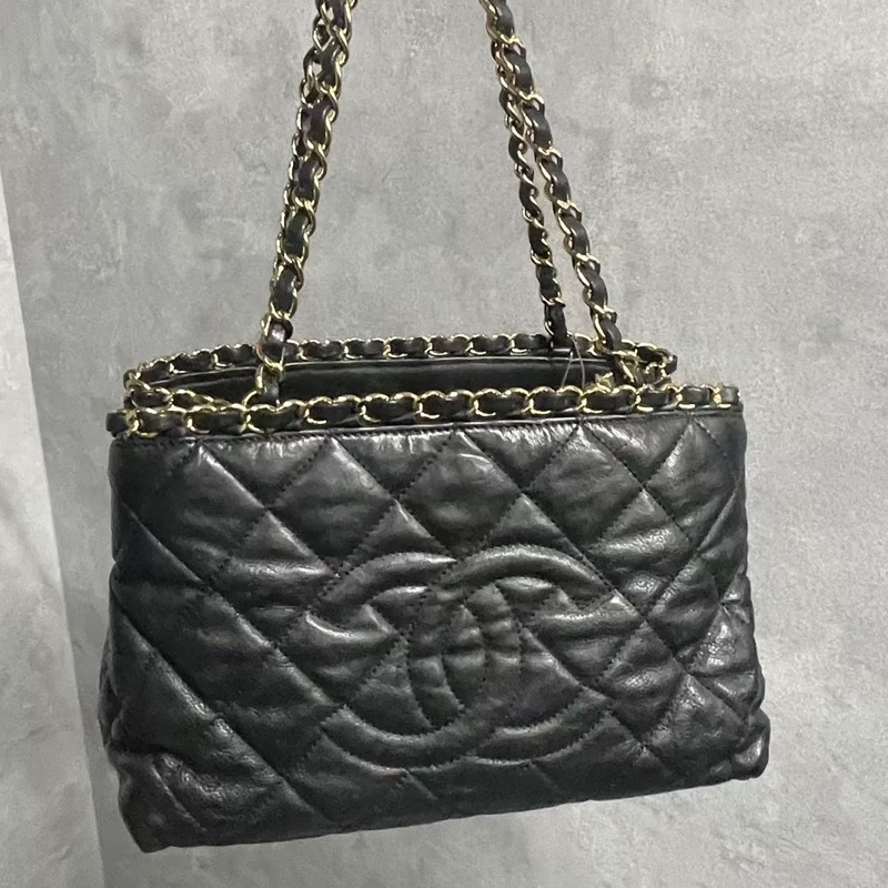 CHANEL香奈兒黑金皮穿鏈條滾邊Tote永不過時的法式奢華👗-10