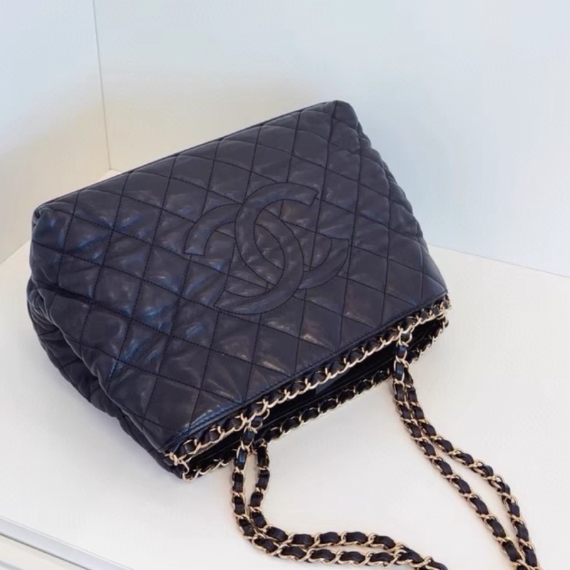 CHANEL香奈兒黑金皮穿鏈條滾邊Tote永不過時的法式奢華👗-15