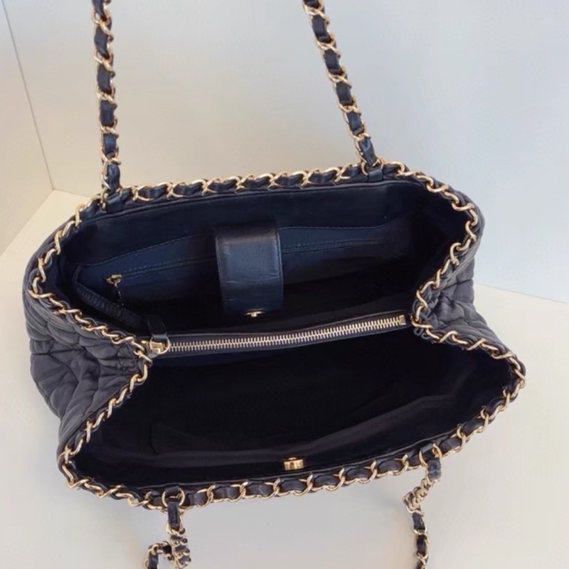 CHANEL香奈兒黑金皮穿鏈條滾邊Tote永不過時的法式奢華👗-18
