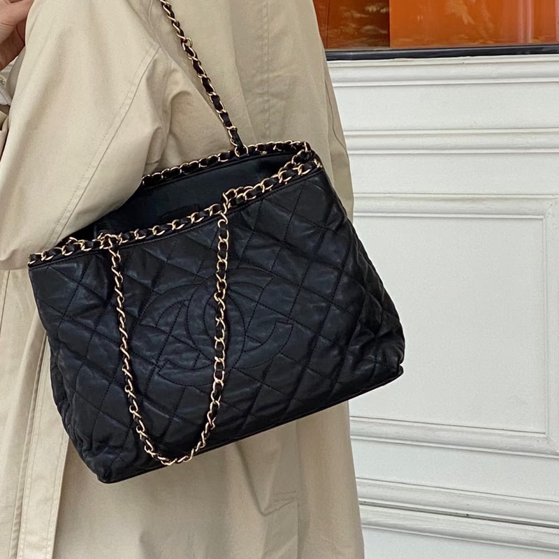 CHANEL香奈兒黑金皮穿鏈條滾邊Tote永不過時的法式奢華👗-21
