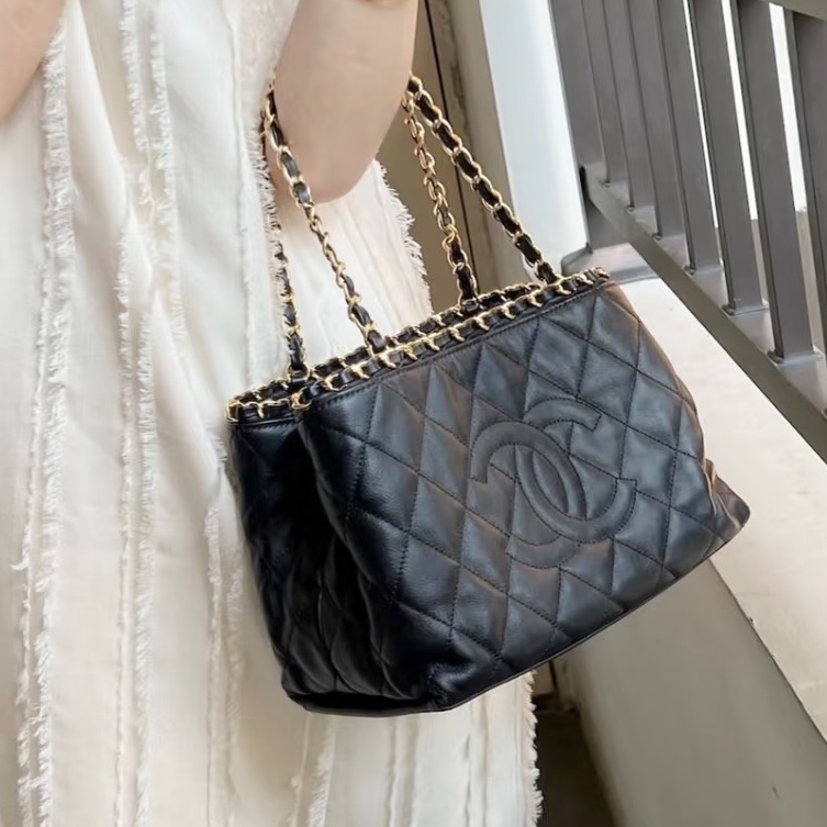 CHANEL香奈兒黑金皮穿鏈條滾邊Tote永不過時的法式奢華👗-22