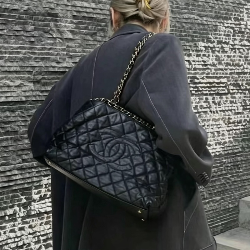 CHANEL香奈兒黑金皮穿鏈條滾邊Tote永不過時的法式奢華👗-26