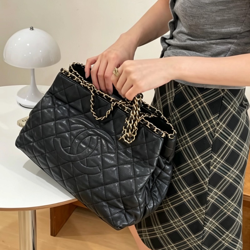 CHANEL香奈兒黑金皮穿鏈條滾邊Tote永不過時的法式奢華👗-28