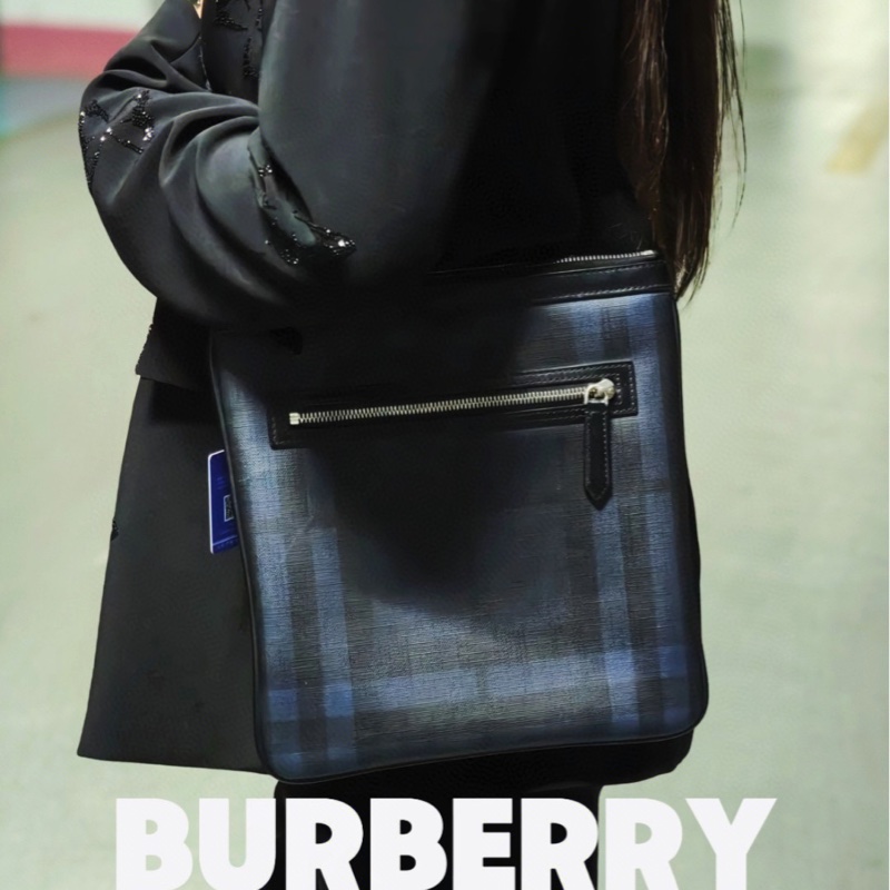 BURBERRY 巴寶莉藍色經典格紋單肩包 尺寸:26 2 28-8