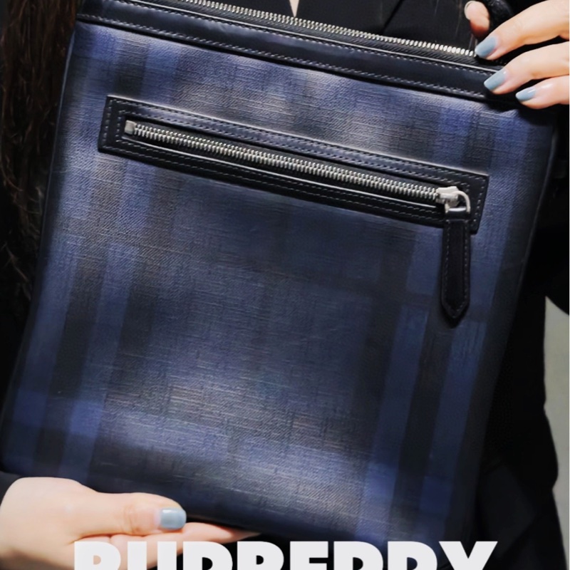 BURBERRY 巴寶莉藍色經典格紋單肩包 尺寸:26 2 28-9
