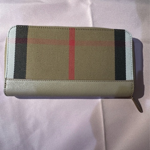 Burberry 經典格紋帆布拉鍊長夾