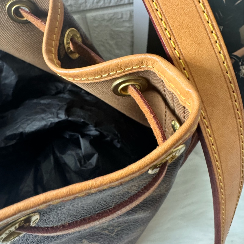 LV M40817 NOE BB 經典花紋可斜背小水桶包-2