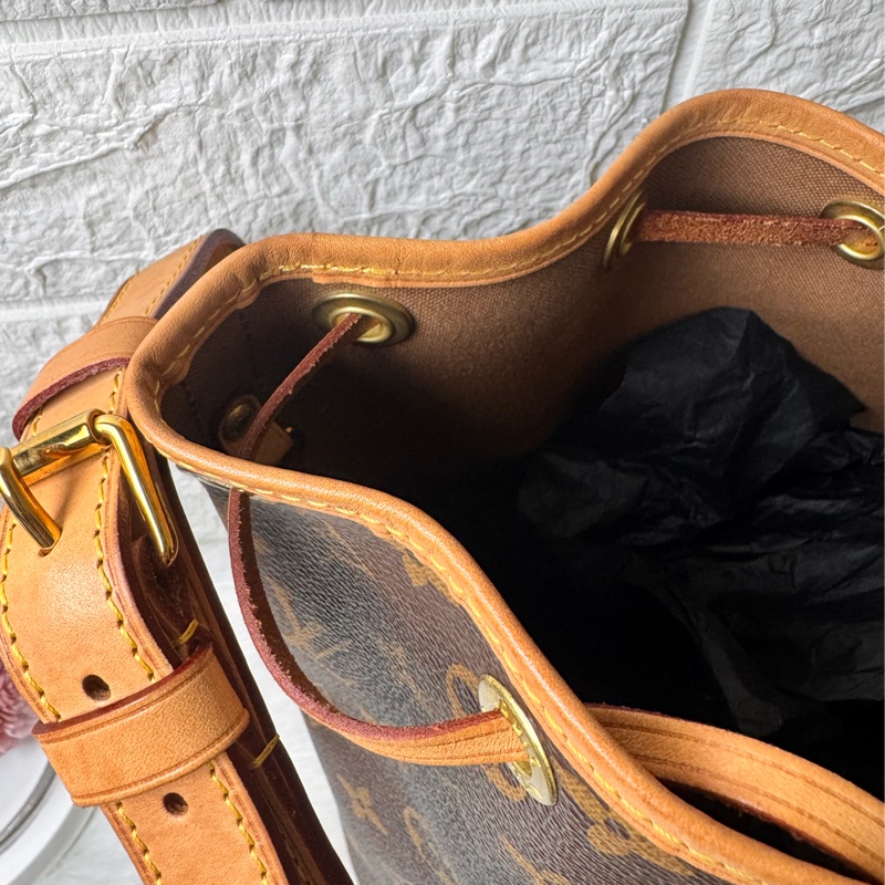 LV M40817 NOE BB 經典花紋可斜背小水桶包-3