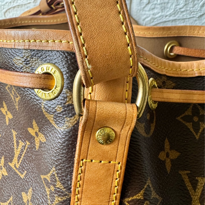 LV M40817 NOE BB 經典花紋可斜背小水桶包-18
