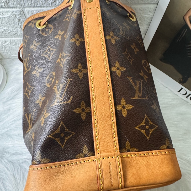 LV M40817 NOE BB 經典花紋可斜背小水桶包-21