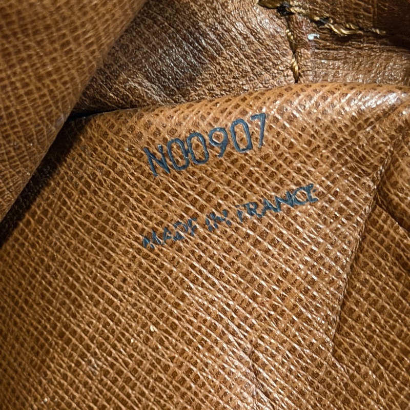 Louis Vuitton • 經典老花開口笑相機包-10