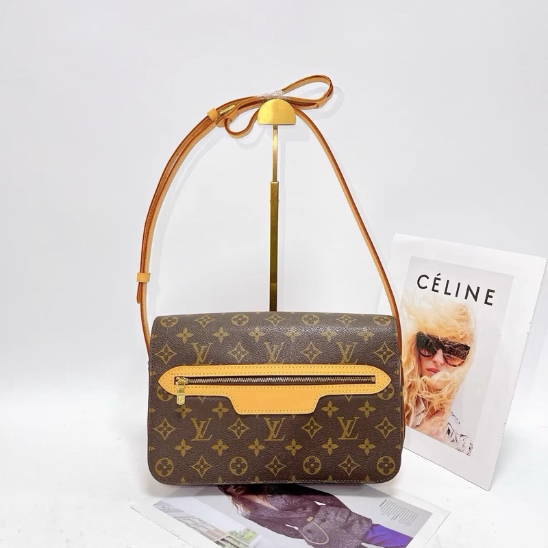 Louis Vuitton • 經典老花開口笑相機包-1