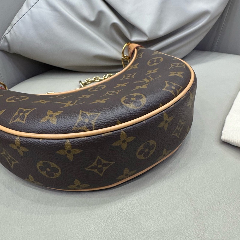 路易威登 Louis Vuitton Loop Monogram 塗層帆布 23 x 13 x 6-3