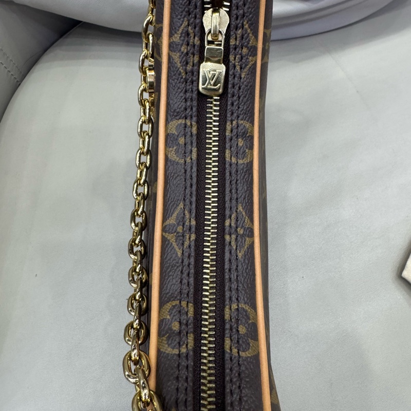 路易威登 Louis Vuitton Loop Monogram 塗層帆布 23 x 13 x 6-6
