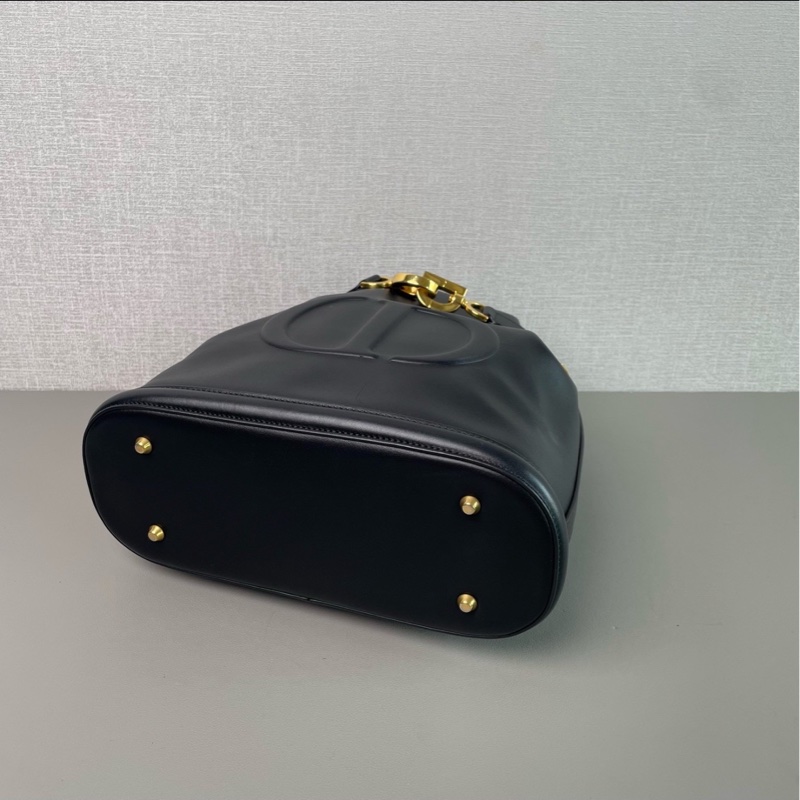 優雅百搭😎99新🆕Dior迪奧黑金牛皮C'est系列大CDlogo水桶包手提包單肩斜挎包-15