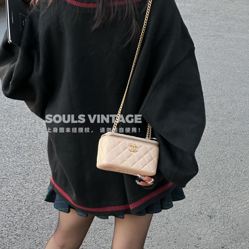 香奈兒CHANEL粉米色羊皮霧金釦23S山茶花調節釦長盒子AP3301-5
