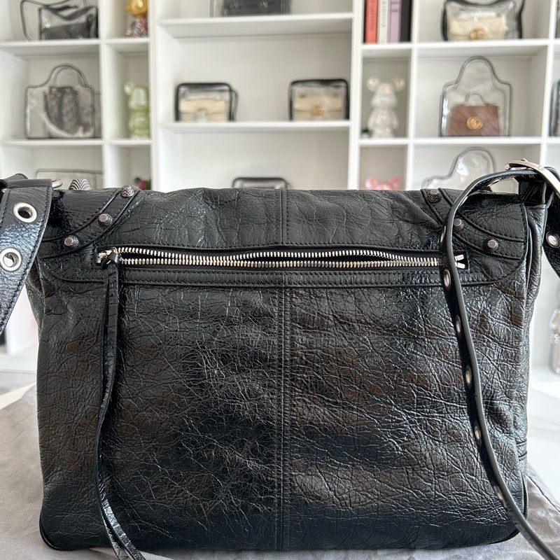 Balenciaga巴黎世家Le Cagole 黑色細紋羊皮革中號郵差包 男女同款 底32-2