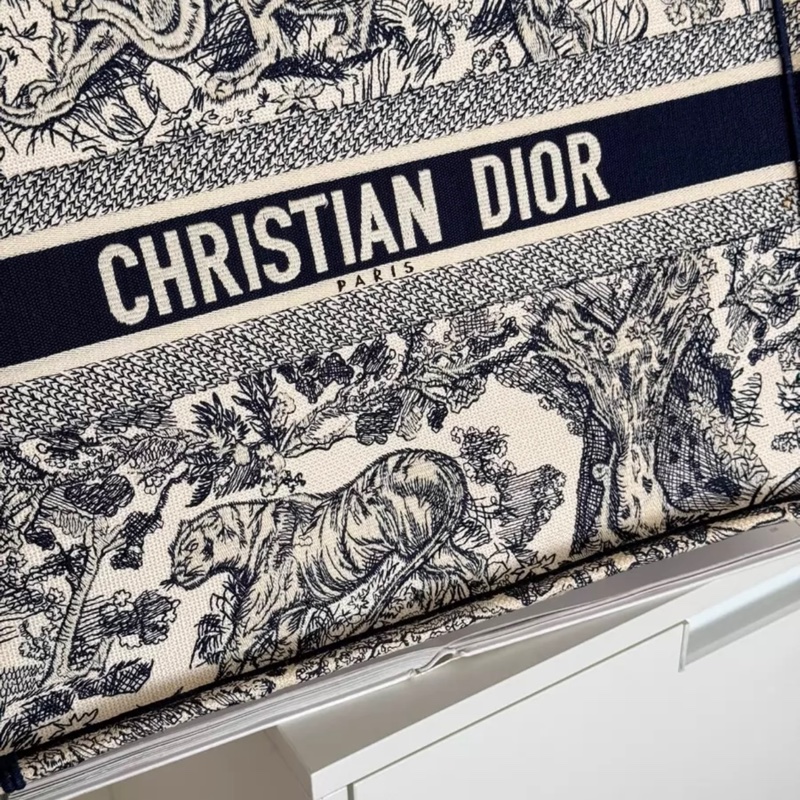 DIOR迪奥 BookTote 动物园 丛林老虎图案茹伊印花-1