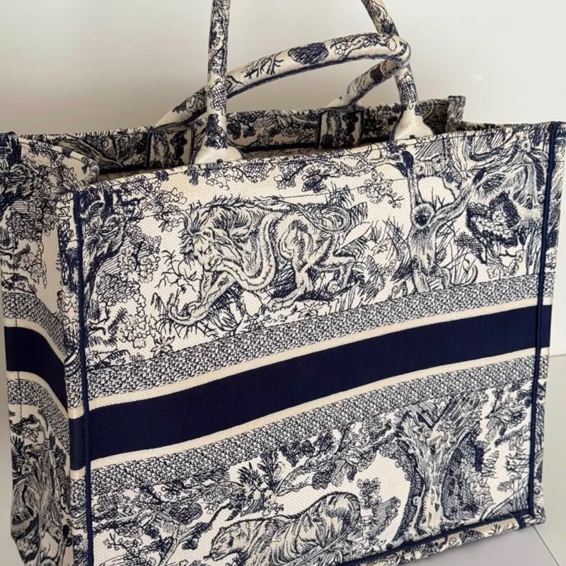 DIOR迪奥 BookTote 动物园 丛林老虎图案茹伊印花-2