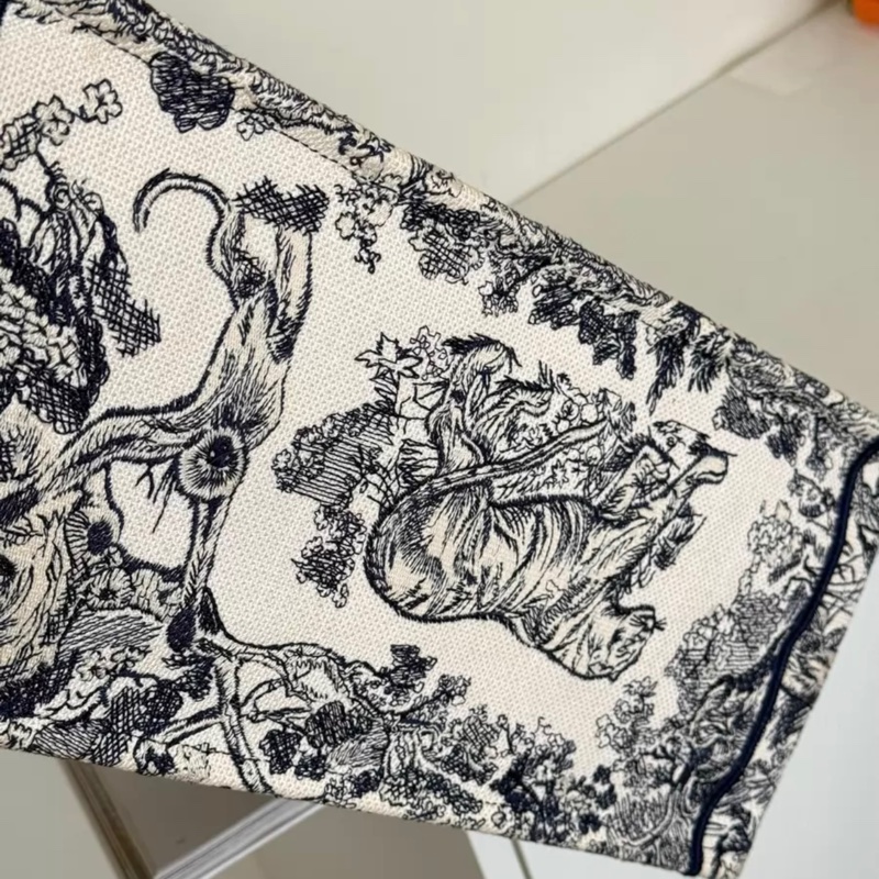 DIOR迪奥 BookTote 动物园 丛林老虎图案茹伊印花-4