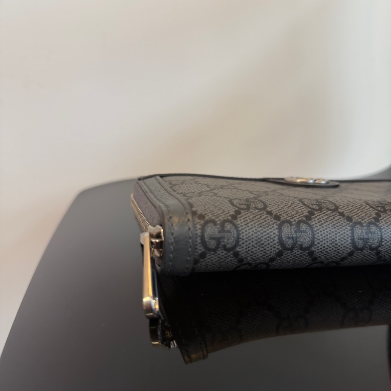 Gucci 黑灰PVC灰牛皮霧銀釦拉鏈12卡長夾-6