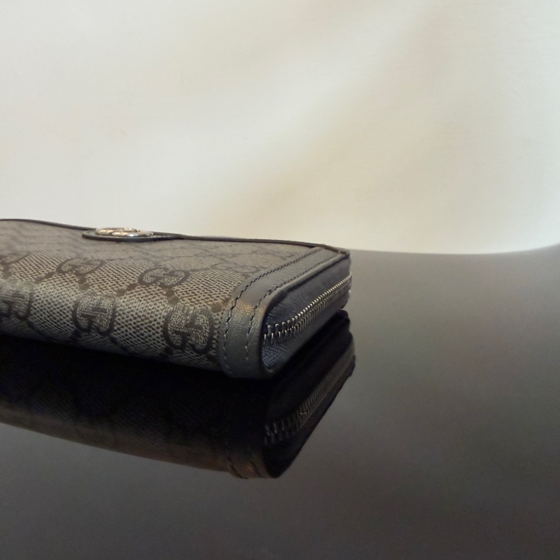 Gucci 黑灰PVC灰牛皮霧銀釦拉鏈12卡長夾-7