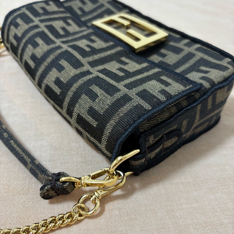 FENDI Mini Baguette 迷你法棍包-5