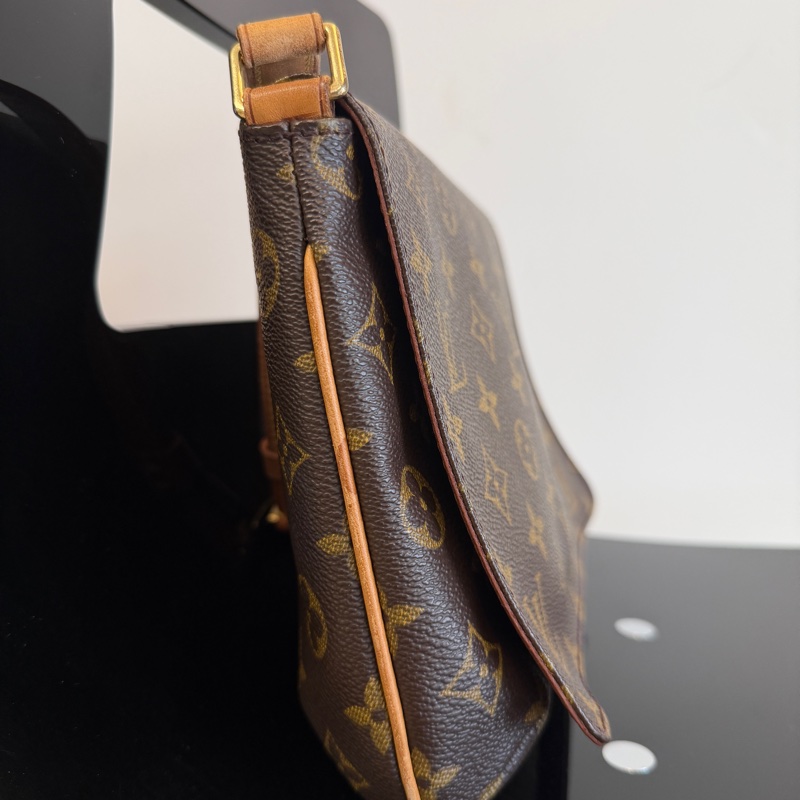 LV 原花金釦肩背王菲包-3