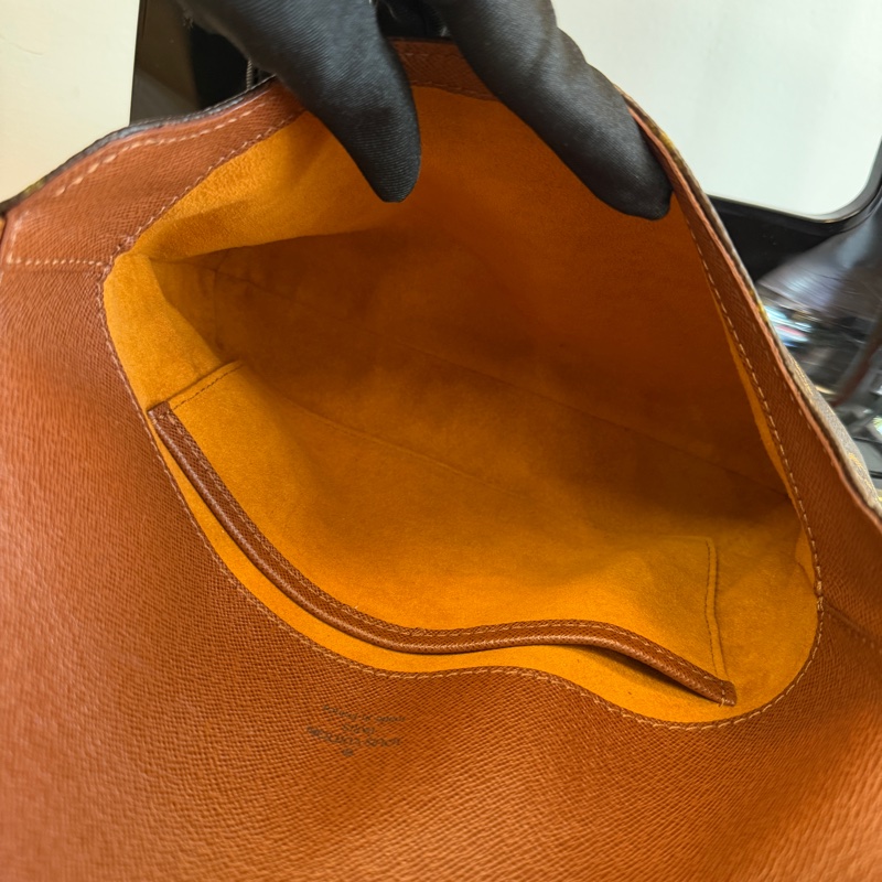 LV 原花金釦肩背王菲包-11