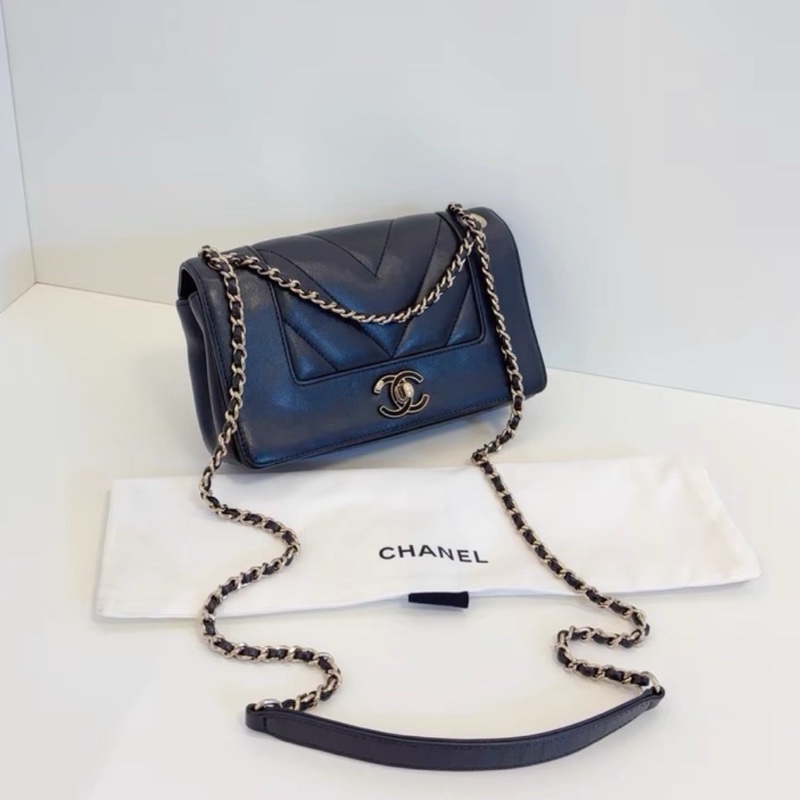 CHANEL香奈兒黑金牛皮珐瑯釦雙C雙蓋翻蓋包🐕🦺好價!-12